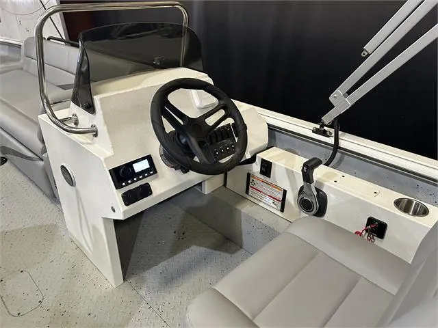 Slide: The Image of SeaArk 2472 Big Easy W/Suzuki 250 2024 - 13