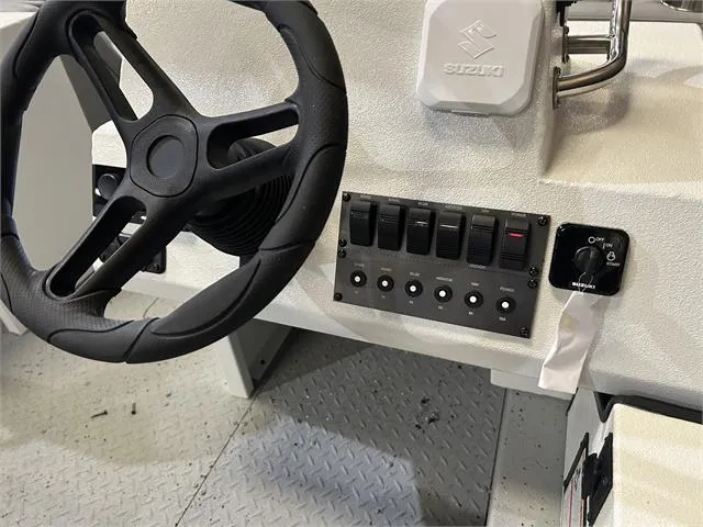 Slide: The Image of SeaArk 2472 Big Easy W/Suzuki 250 2024 - 15