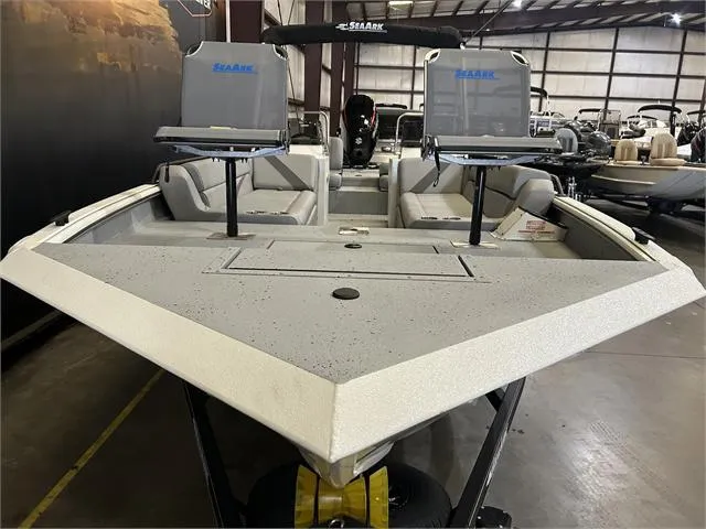 Slide: The Image of SeaArk 2472 Big Easy W/Suzuki 250 2024 - 3