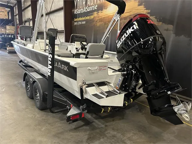 Slide: The Image of SeaArk 2472 Big Easy W/Suzuki 250 2024 - 6