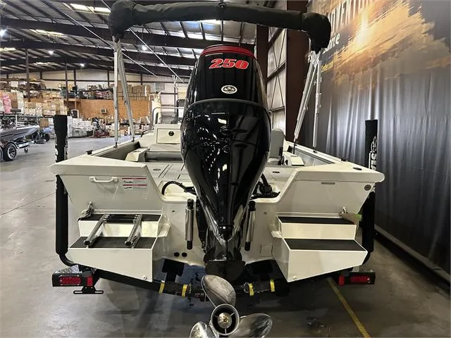 Slide: The Image of SeaArk 2472 Big Easy W/Suzuki 250 2024 - 7