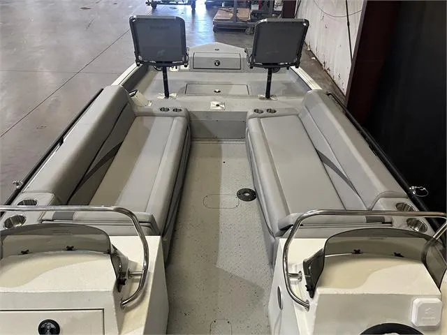 Slide: The Image of SeaArk 2472 Big Easy W/Suzuki 250 2024 - 8