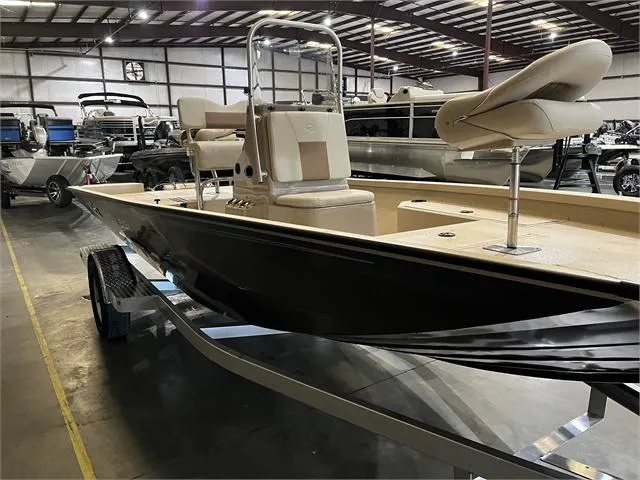 Slide: The Image of 2024 G3 Bay 18GX boat with Yamaha 115 SHO engine in showroom. - 4