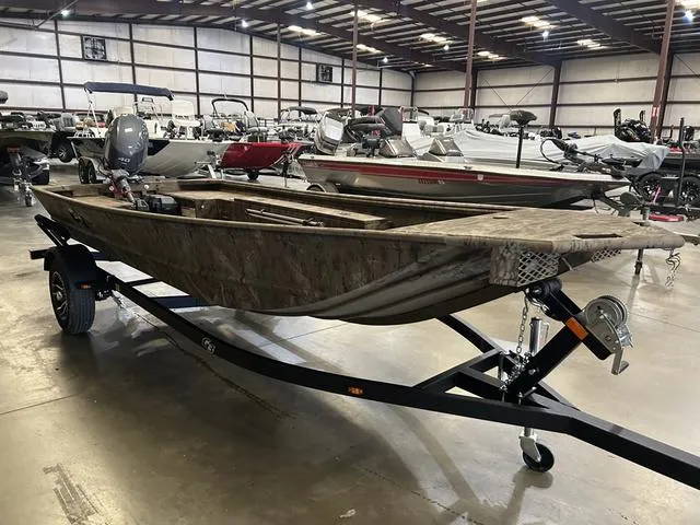 Slide: The Image of G3 15 DK W/Yamaha 40HP 2025 - 4