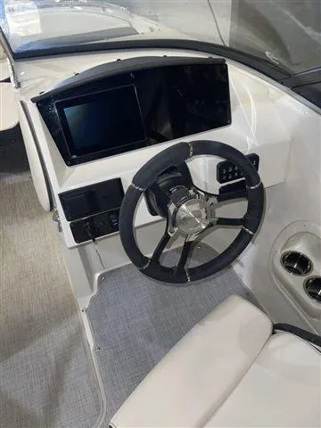 Slide: The Image of Stingray 231DC W/Suzuki 250 2023 - 13