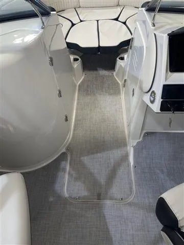 Slide: The Image of Stingray 231DC W/Suzuki 250 2023 - 9