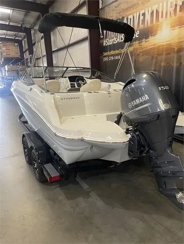 Slide: The Image of Stingray 211 DC W/Yamaha 150 2023 - 14