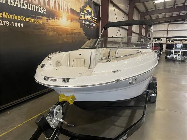 Slide: The Image of Stingray 211 DC W/Yamaha 150 2023 - 6