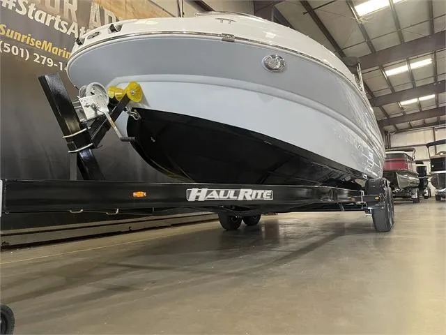 Slide: The Image of Stingray 211 DC W/Yamaha 150 2023 - 7