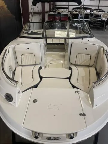 Slide: The Image of Stingray 211 DC W/Yamaha 150 2023 - 9