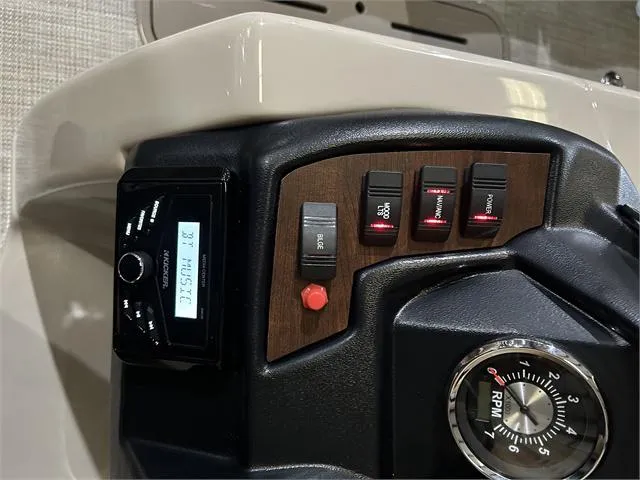 Slide: The Image of Control panel of 2024 Veranda VR22RFL boat with Yamaha 150 engine. - 20