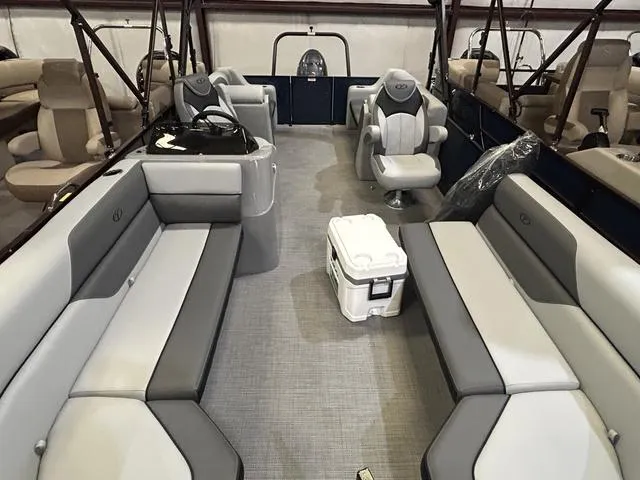 Slide: The Image of Veranda VISTA View 22RC W/Yamaha 150 2024 - 3