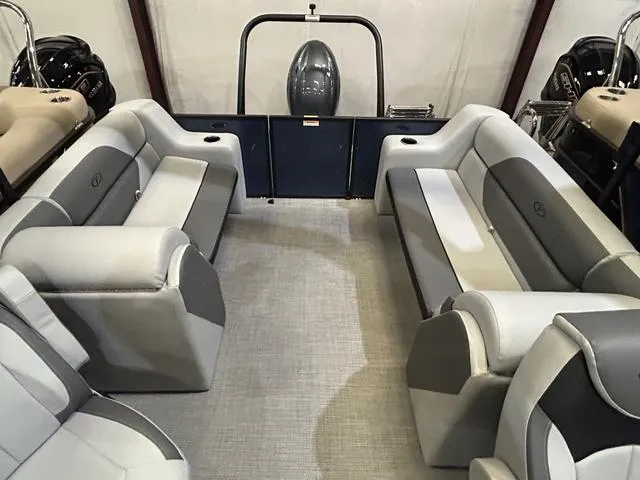 Slide: The Image of Veranda VISTA View 22RC W/Yamaha 150 2024 - 5