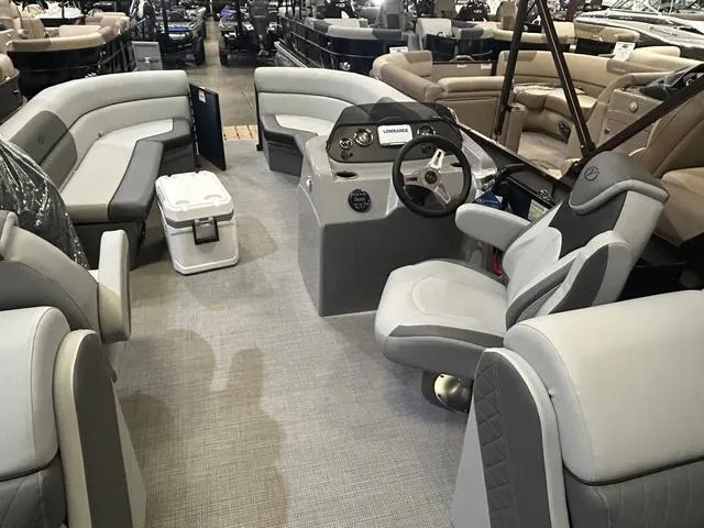 Slide: The Image of Veranda VISTA View 22RC W/Yamaha 150 2024 - 6