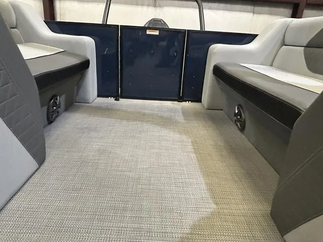 Slide: The Image of Veranda VISTA View 22RC W/Yamaha 150 2024 - 9