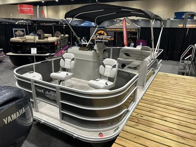 Slide: The Image of 2024 SunCatcher 20F pontoon boat with Yamaha 90 VMAX SHO outboard motor. - 4