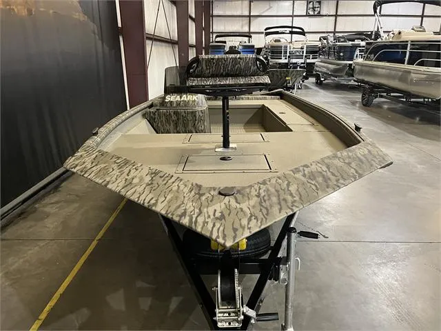 Slide: The Image of SeaArk Shadow 18SC W/Suzuki 90 2024 - 3