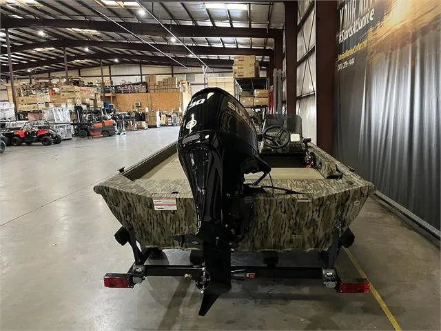 Slide: The Image of SeaArk Shadow 18SC W/Suzuki 90 2024 - 6