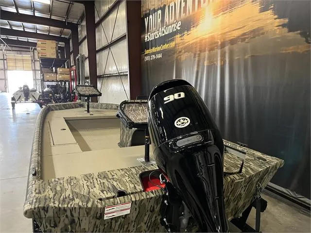 Slide: The Image of SeaArk Shadow 18SC W/Suzuki 90 2024 - 7