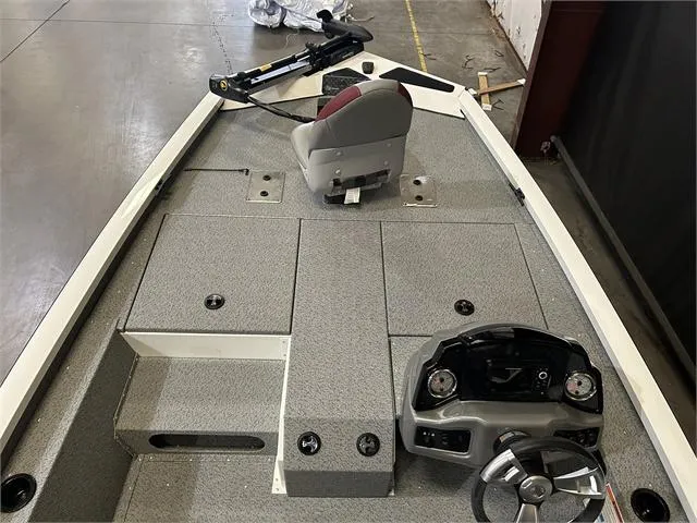 Slide: The Image of 2024 G3 Sportsman 1710 W/Yamaha 90 HP SHO fishing boat interior. - 5