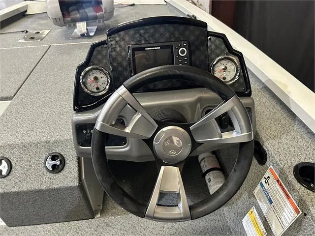 Slide: The Image of 2024 G3 Sportsman 1710 W/Yamaha 90 HP SHO boat dashboard and steering wheel. - 9