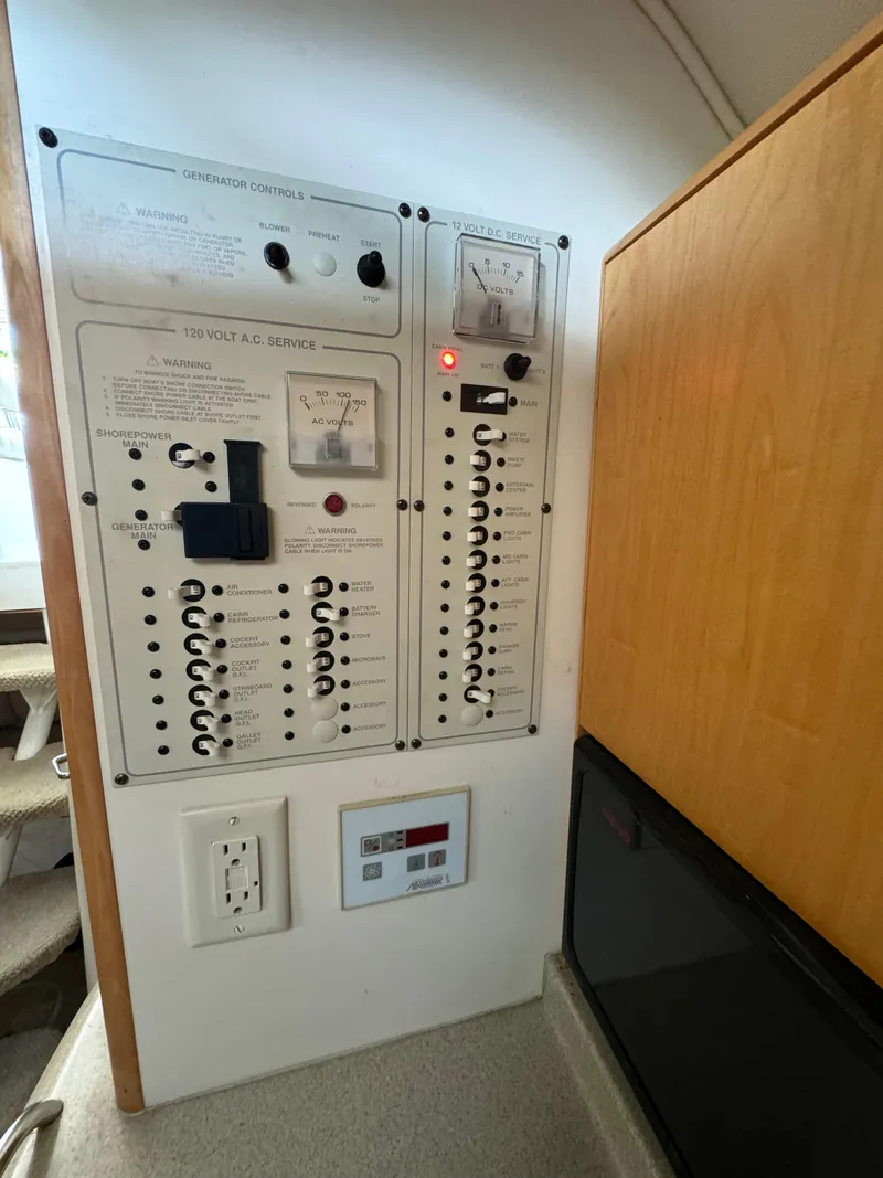 Slide: The Image of Larson 330 2004 - 50