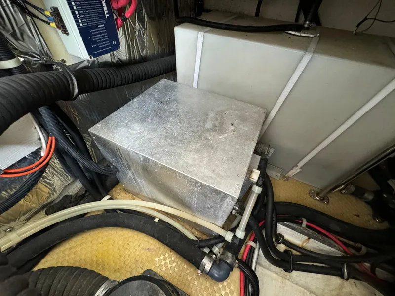 Slide: The Image of Larson 330 2004 - 57