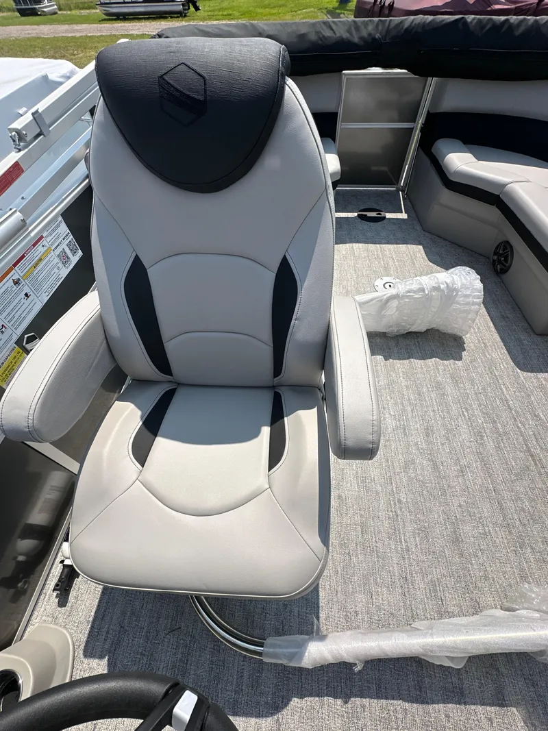Slide: The Image of Captain's chair on 2025 South Bay 220RSLE pontoon boat. - 6