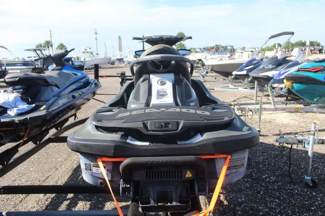 Slide: The Image of Sea-Doo GTX Limited S™ 260 2017 - 4