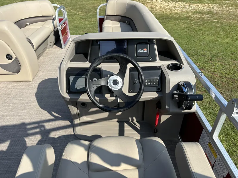 Slide: The Image of Sun Tracker Party Barge 18 DLX 2024 - 11