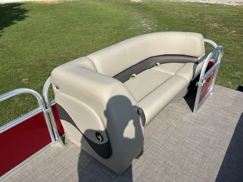 Slide: The Image of Sun Tracker Party Barge 18 DLX 2024 - 12