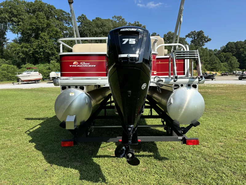 Slide: The Image of Sun Tracker Party Barge 18 DLX 2024 - 3