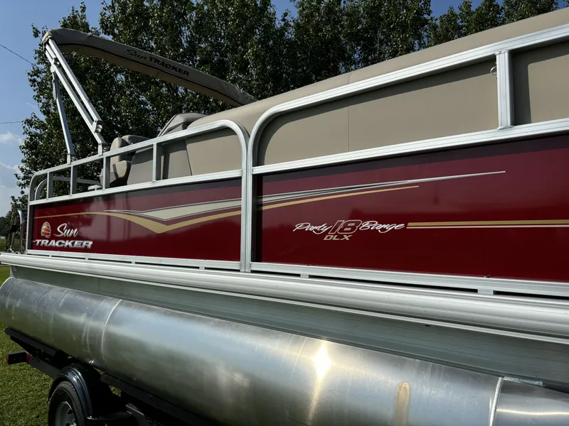 Slide: The Image of Sun Tracker Party Barge 18 DLX 2024 - 9