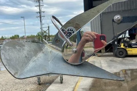 Slide: The Image of Close-up of a 2017 Sea Ray 280 SLX boat anchor. - 19