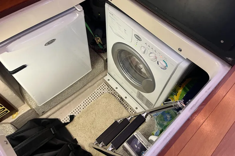 Slide: The Image of Sea Ray 52 Sedan Bridge 2007 - 58