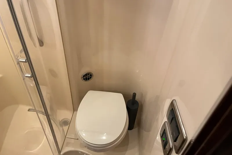 Slide: The Image of Sea Ray 52 Sedan Bridge 2007 - 71