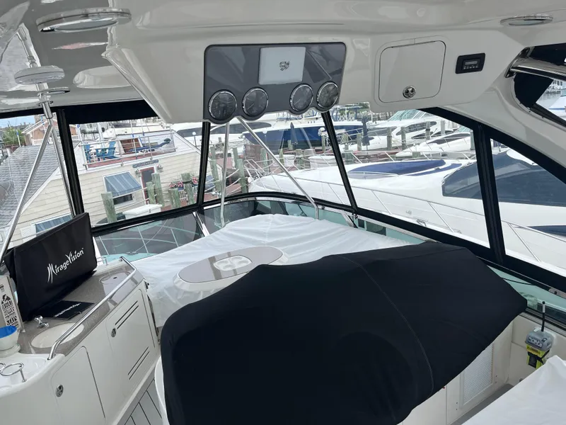 Slide: The Image of Sea Ray 52 Sedan Bridge 2007 - 85