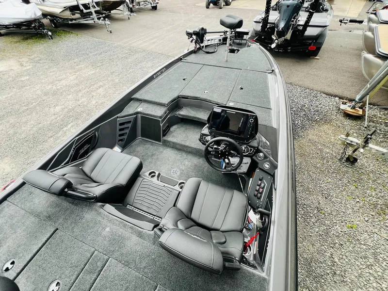 Slide: The Image of Skeeter ZXR 21 2025 - 13