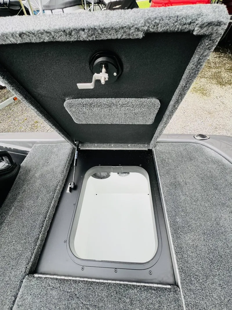 Slide: The Image of Skeeter ZXR 21 2025 - 31