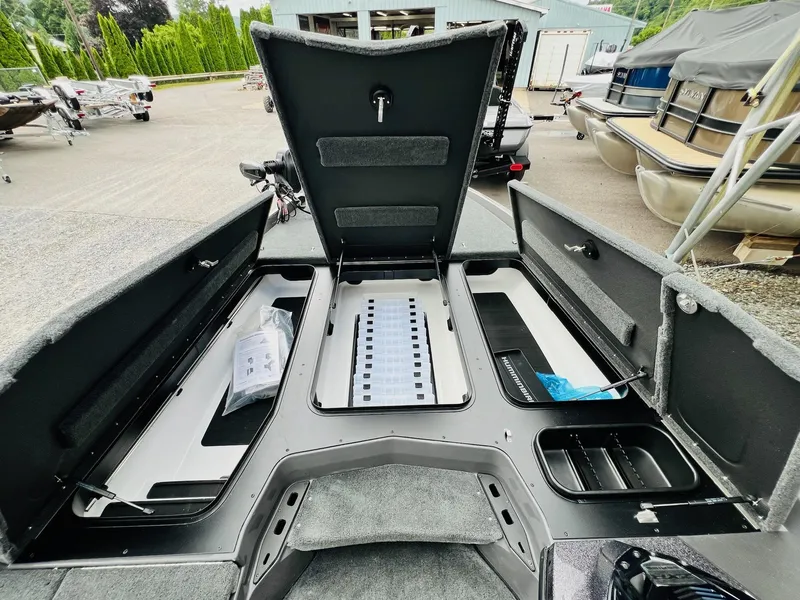 Slide: The Image of Skeeter ZXR 21 2025 - 34