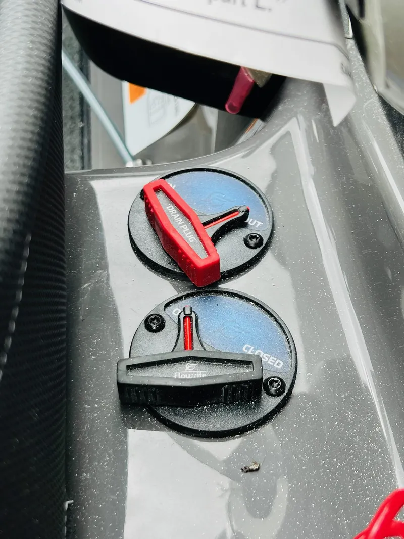 Slide: The Image of Skeeter ZXR 21 2025 - 39