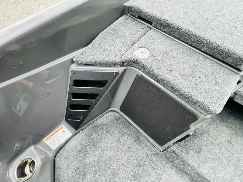 Slide: The Image of Skeeter ZXR 21 2025 - 4