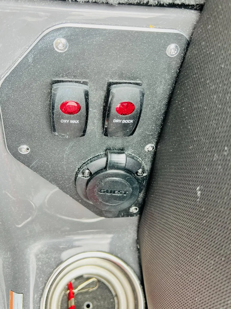 Slide: The Image of Skeeter ZXR 21 2025 - 44