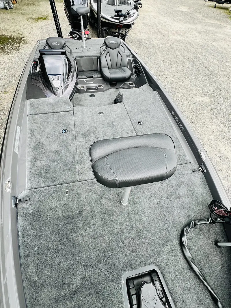 Slide: The Image of Skeeter ZXR 21 2025 - 7