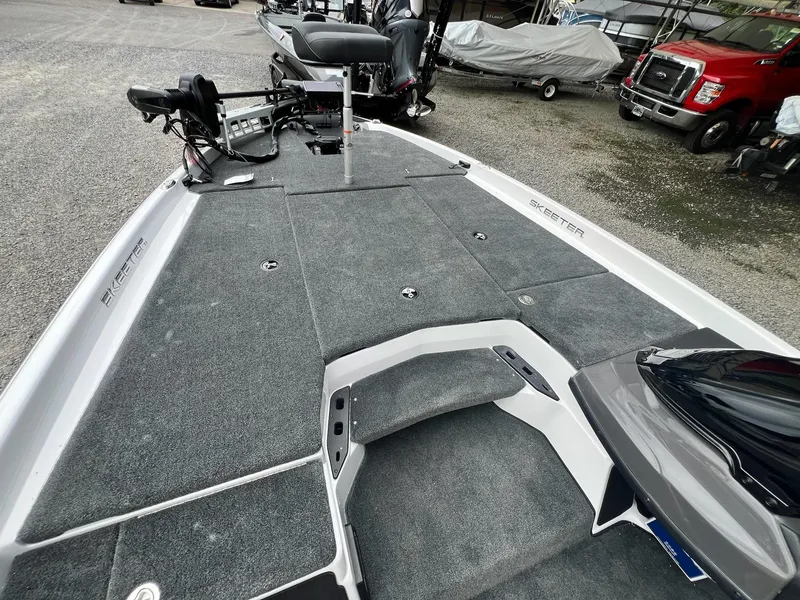 Slide: The Image of Skeeter ZXR20 2025 - 10