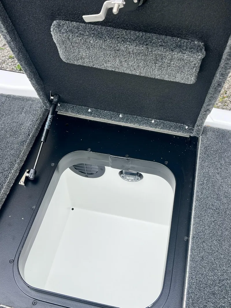 Slide: The Image of Skeeter ZXR20 2025 - 12