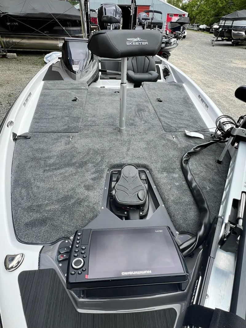 Slide: The Image of Skeeter ZXR20 2025 - 17