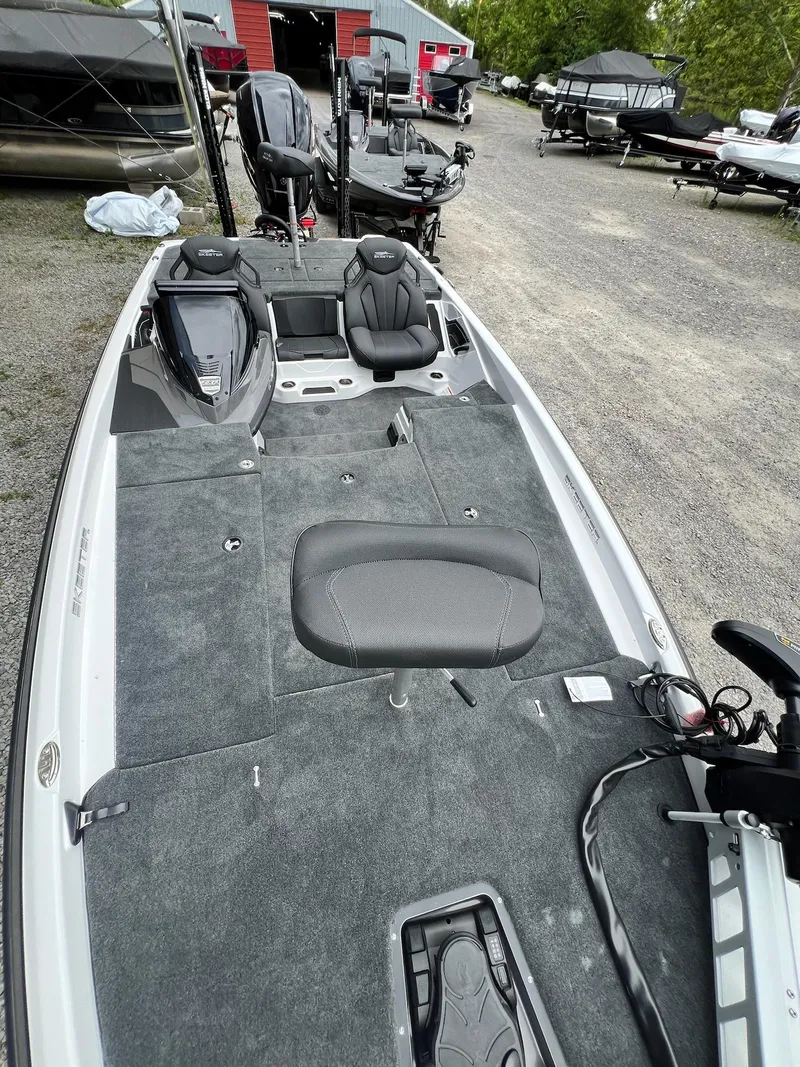 Slide: The Image of Skeeter ZXR20 2025 - 24