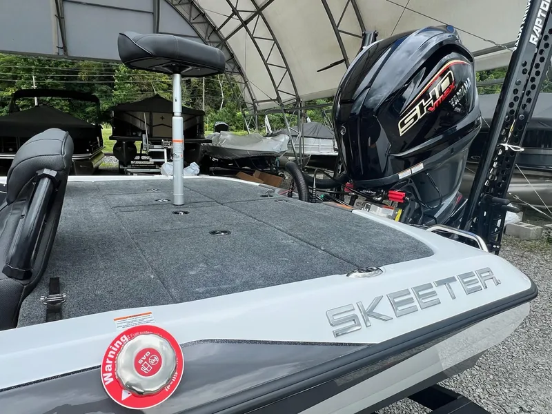 Slide: The Image of Skeeter ZXR20 2025 - 26