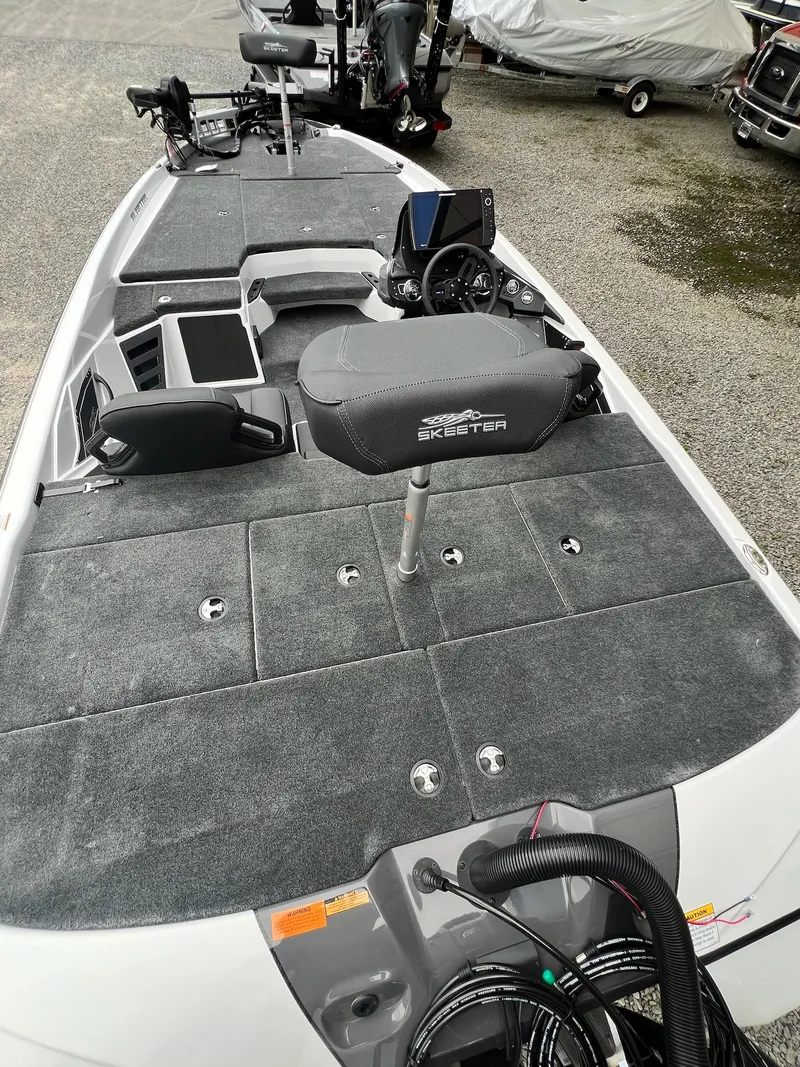 Slide: The Image of Skeeter ZXR20 2025 - 32